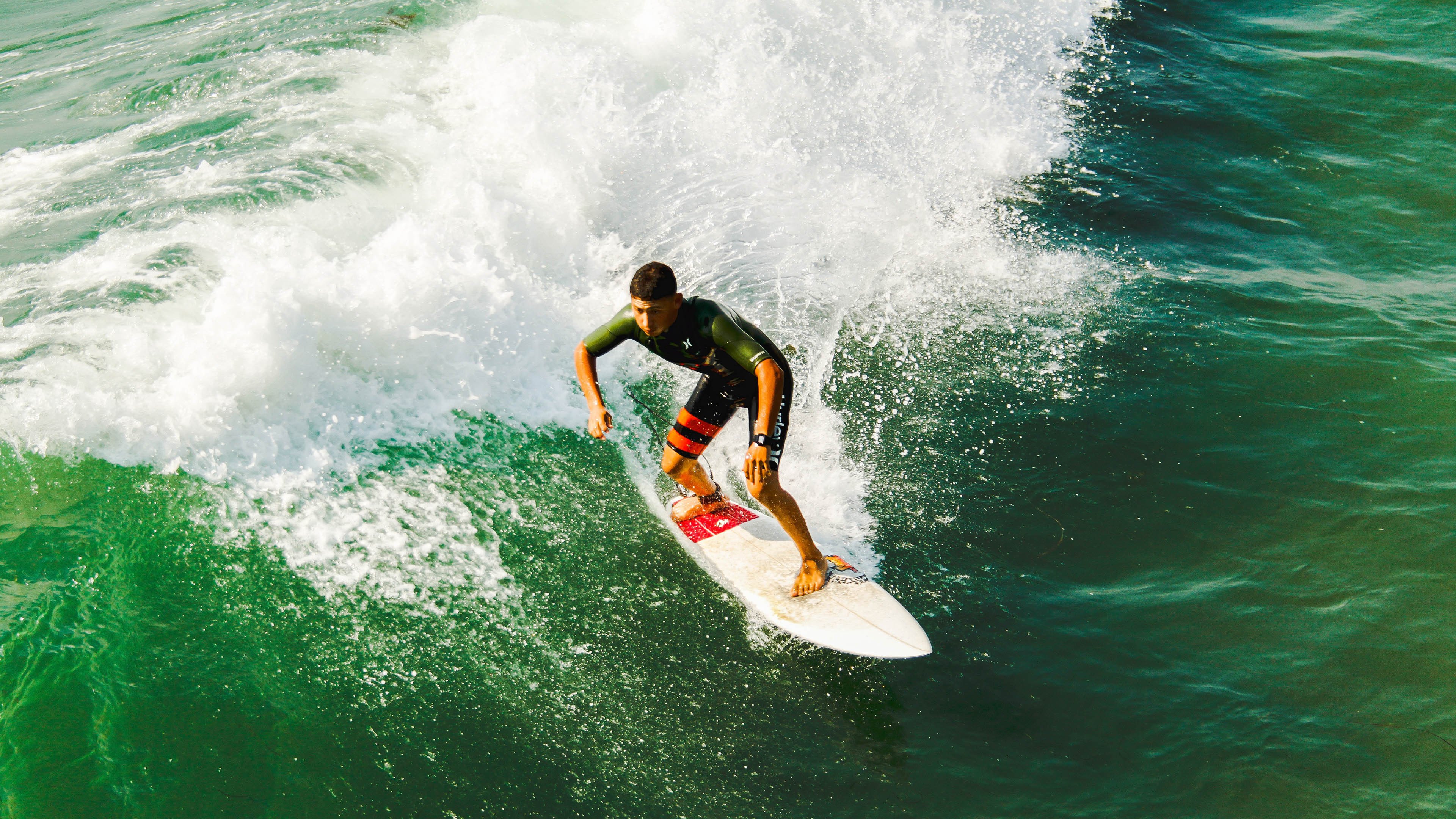 爱游戏体育在线app-福特的球场智慧和全局把控让全黑队的攻防更加有序，福特中心球场